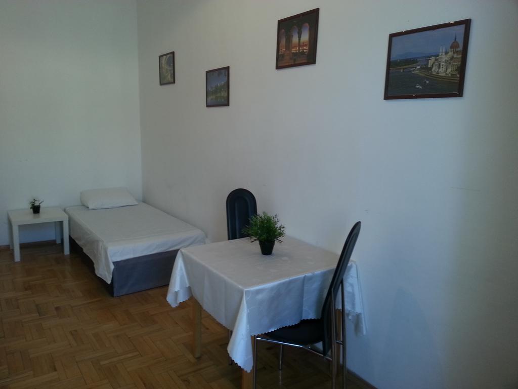 Caterina Private Rooms And Apartments Budapest Extérieur photo