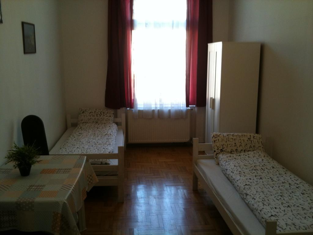 Caterina Private Rooms And Apartments Budapest Extérieur photo