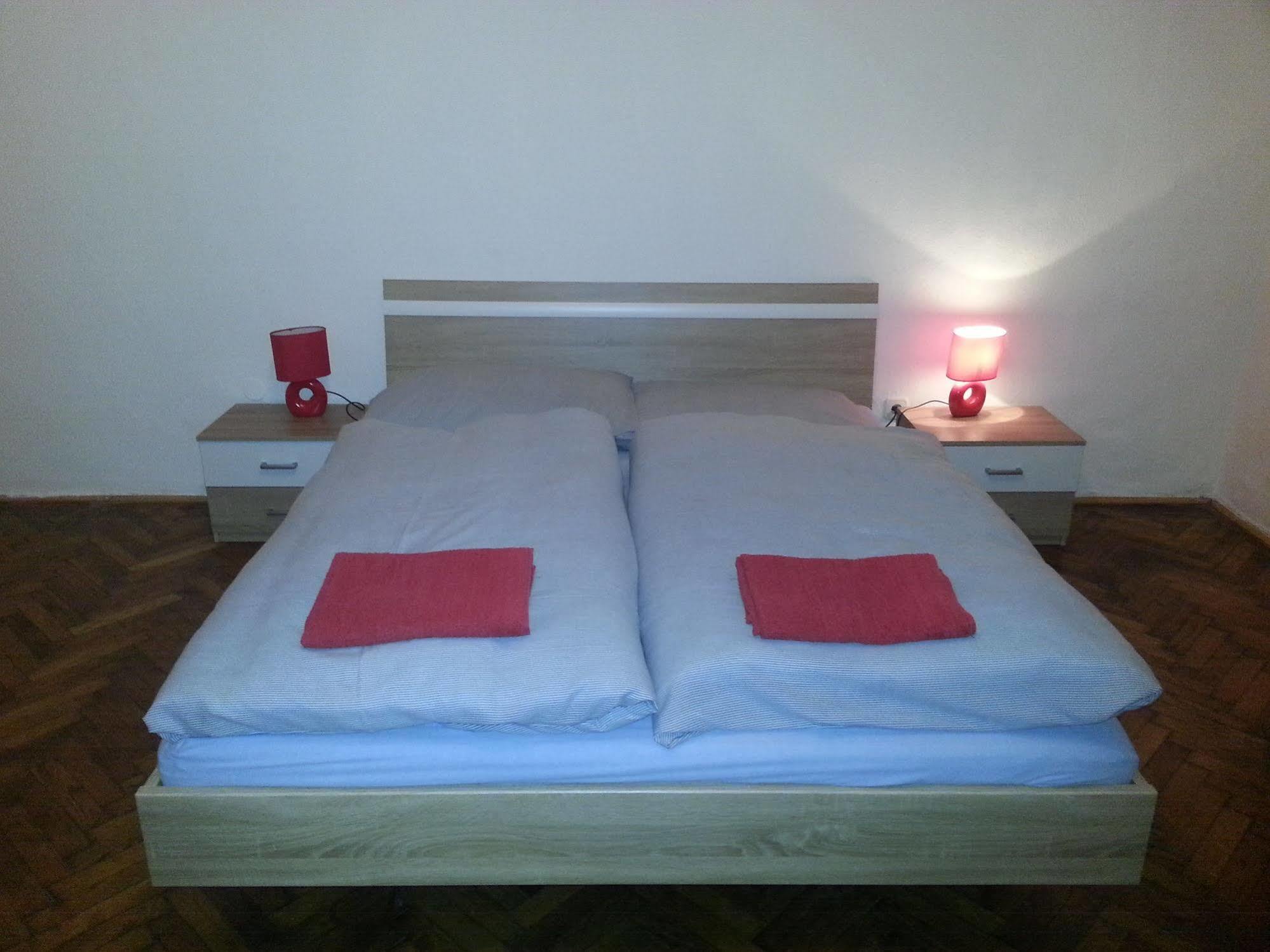 Caterina Private Rooms And Apartments Budapest Extérieur photo